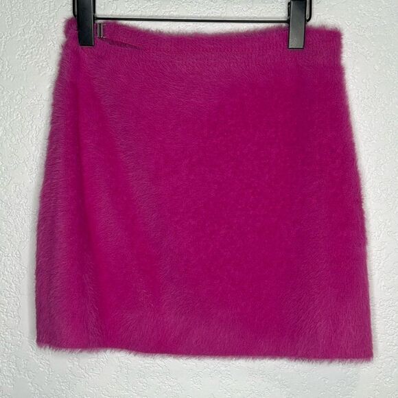 NWT SIMKHAI  Paytra Fuzzy Mini Skirt - Hot Pink XL Revolve - Picture 3 of 12